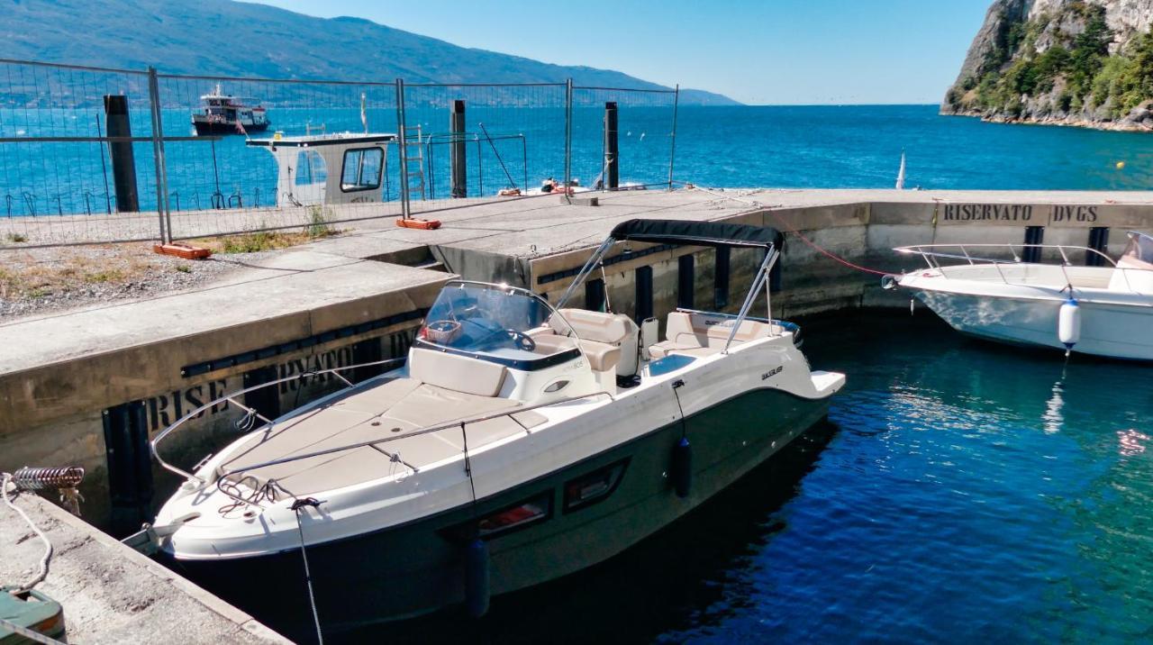 Dv Garda Suite Campione del Garda Exterior foto